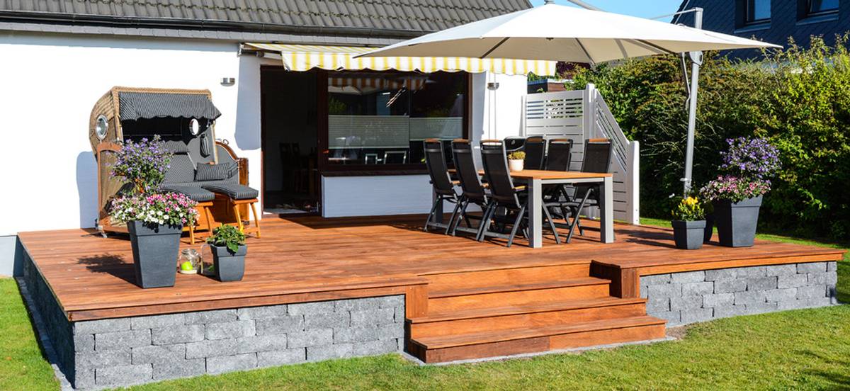 Moderne Terrasse aus WPC in Lahnau